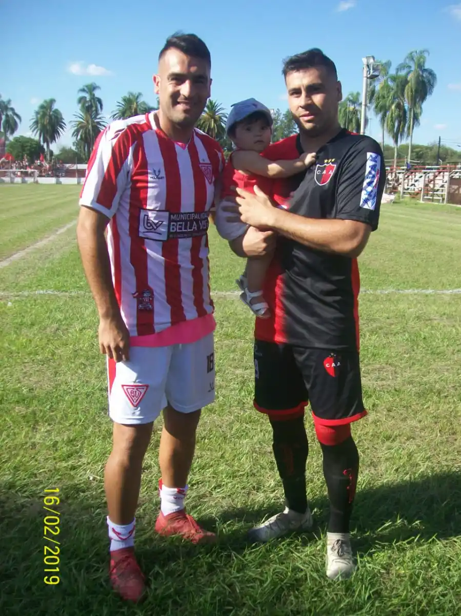 HERMANOS RIVALES. Gastón y Abel, en un juego.