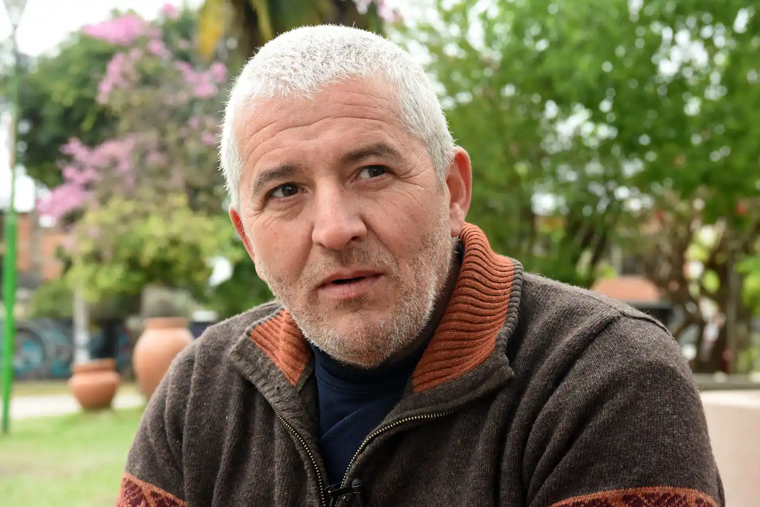 9.500 ESPEJOS. Atilio tuvo que colocar uno por uno los espejos para lograr la imagen que él se imaginaba.