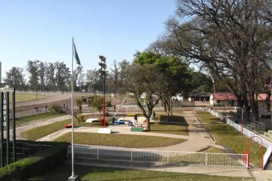 OBRA. La nueva redonda será una de las “vedettes” de la jornada de mañana. 