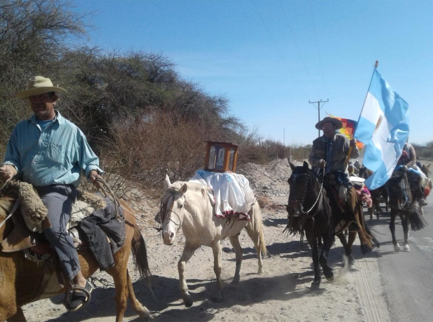 Fiesta de La Merced: vienen peregrinando desde el río Huacra