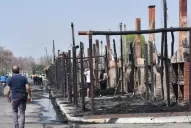 Fuego en la feria de Simoca: no usarían paja ni quebracho para reconstruir los ranchos