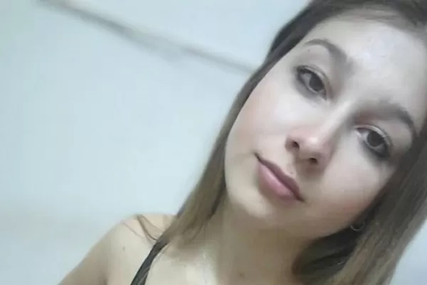 Insultos y elogios: los comentarios en las fotos que subió Nahir Galarza a Facebook