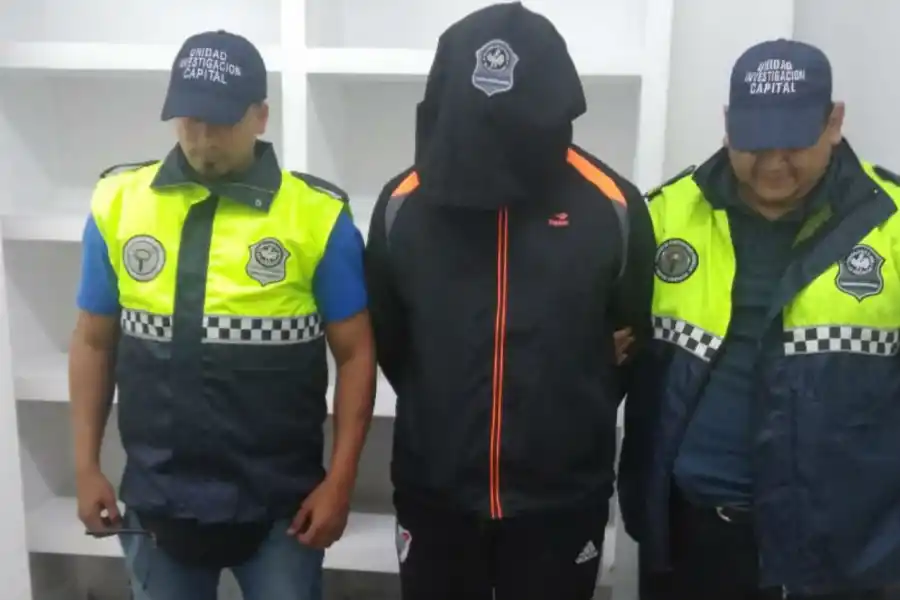 Acusan a un empleado de Lawn Tennis de robar casi $ 700.000 del club