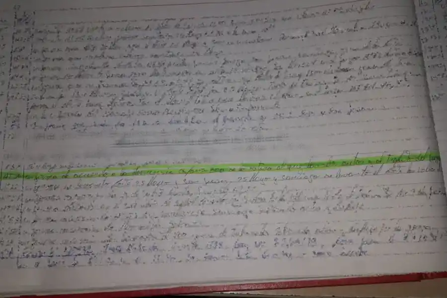 Quejas en una escuela porque lavan autos y bloquean la rampa para discapacitados