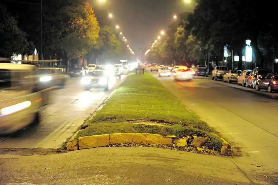 EL ACCIDENTE. Paula Argañaraz fue atropellada en la avenida Aconquija. la gaceta / foto de josé nuno