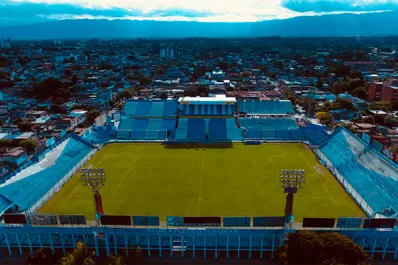 Los hinchas de Atlético podrán sonreir mañana: el decano cumple 117 años