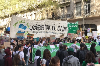 Miles de jóvenes se movilizaron en 30 ciudades de Argentina contra el Cambio Climático