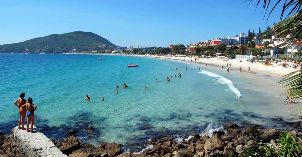 BOMBINHAS. Las playas brasileñas son uno de los destinos preferidos. 