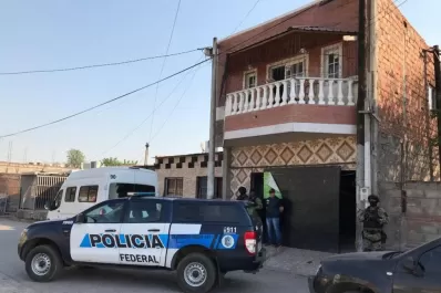 San Cayetano: pasaron de un rancho a una casa de dos plantas inaccesible para la Policía