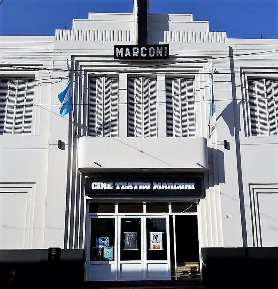 UN EDIFICIO DE 1932. El Cine y Teatro Marconi sería una pieza clave de concretarse la visita. FACEBOOK CINE TEATRO MARCONI