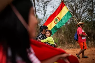 El fuego arrasa también la selva de Bolivia
