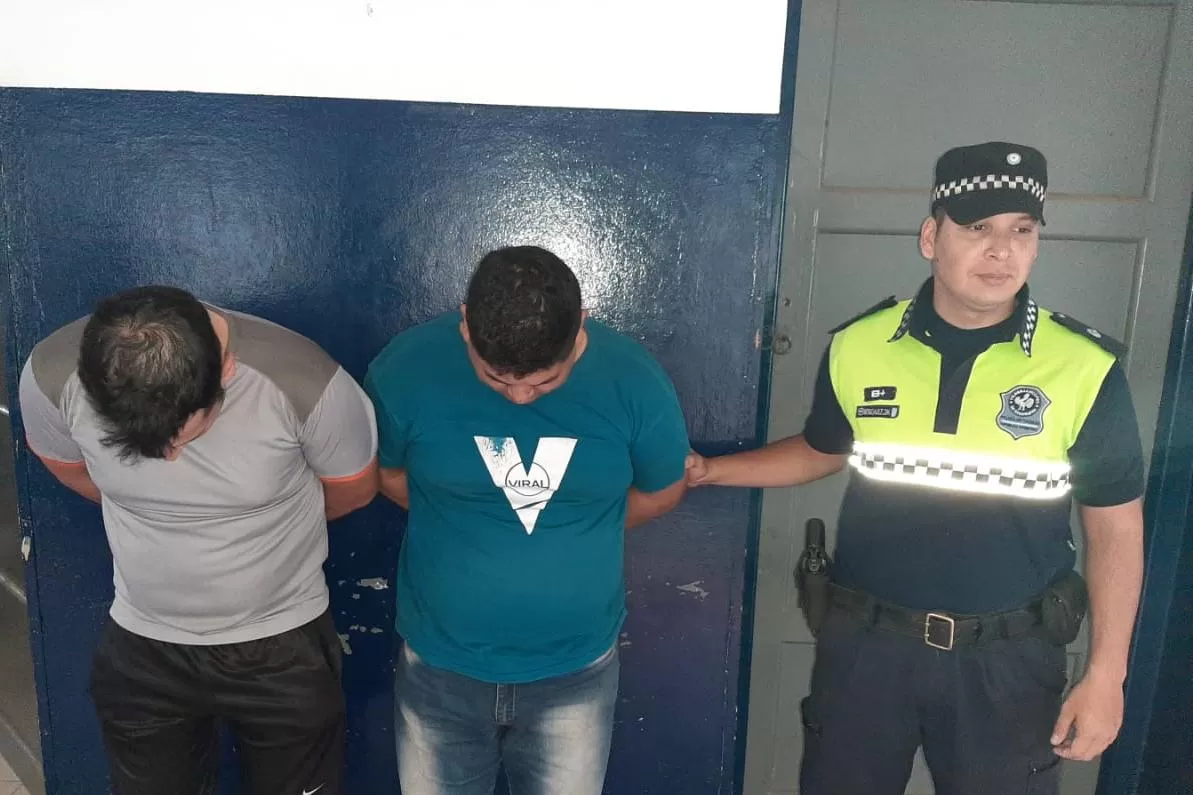 Los dos detenidos, uno de ellos el ex policía Quiroga.