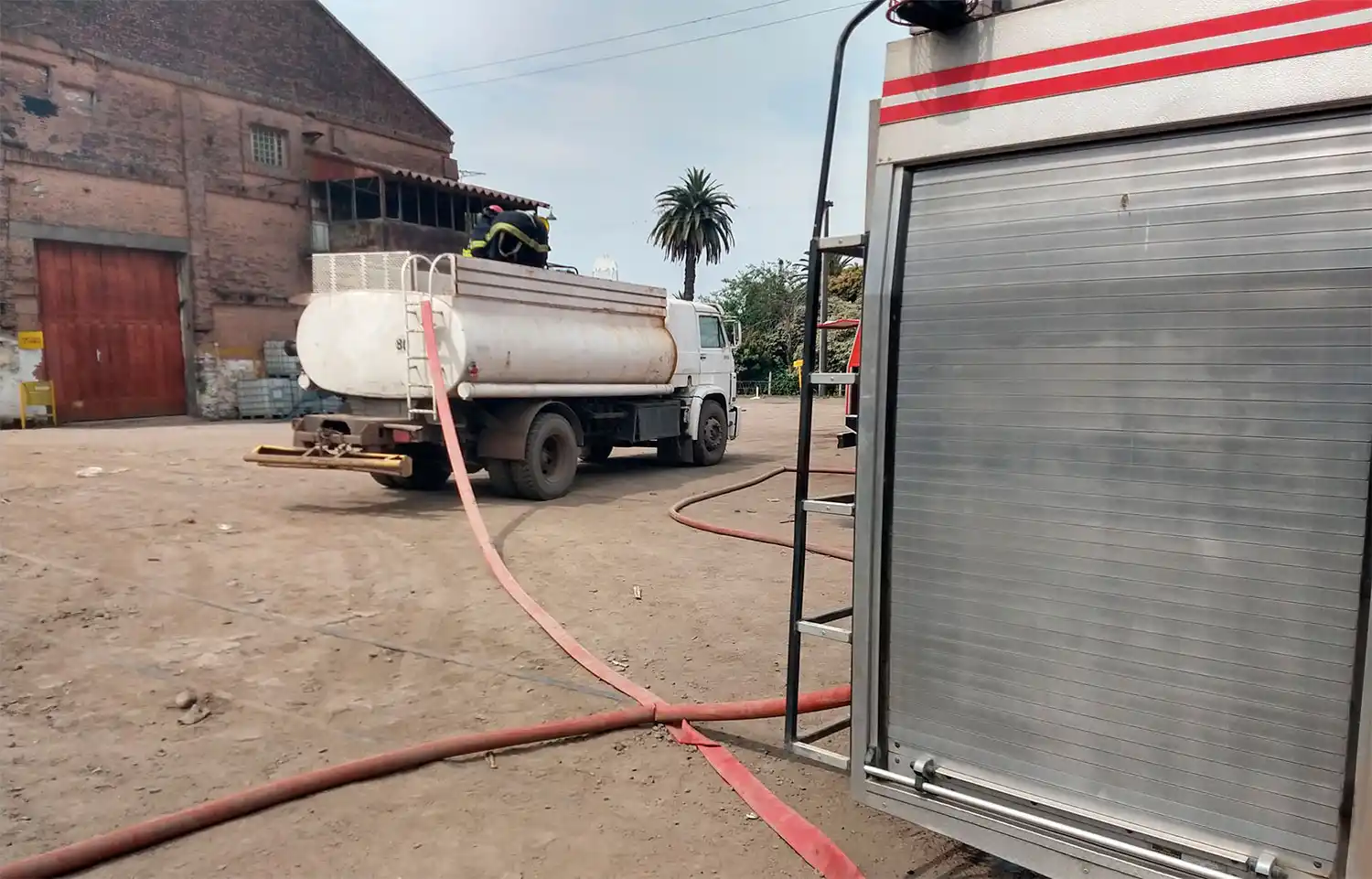 Se incendió el ex ingenio San Pablo: llevó cuatro horas controlar el fuego