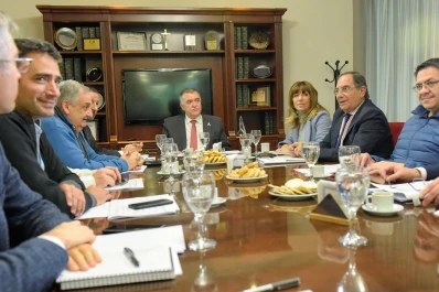 Acuerdan una sesión de la Legislatura para el martes