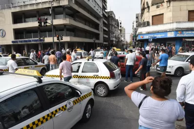 Inseguridad: una marcha, cientos de autos y 10 historias de taxistas