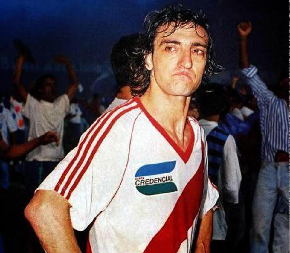 EN RIVER. “Pipa” jugó en el “Millonario” entre 1988 y 1992. 