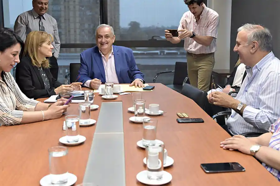 Acuerdan una sesión de la Legislatura para el martes