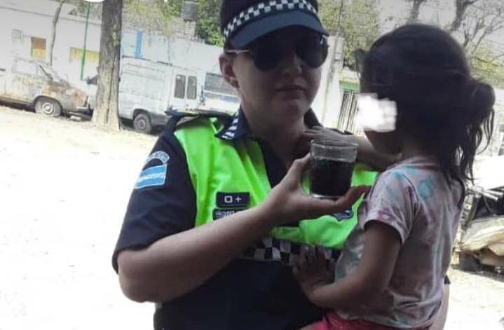 FELIZ. Noelia Giudice, la policía que ayudó a su compañero a rescatar a la nena