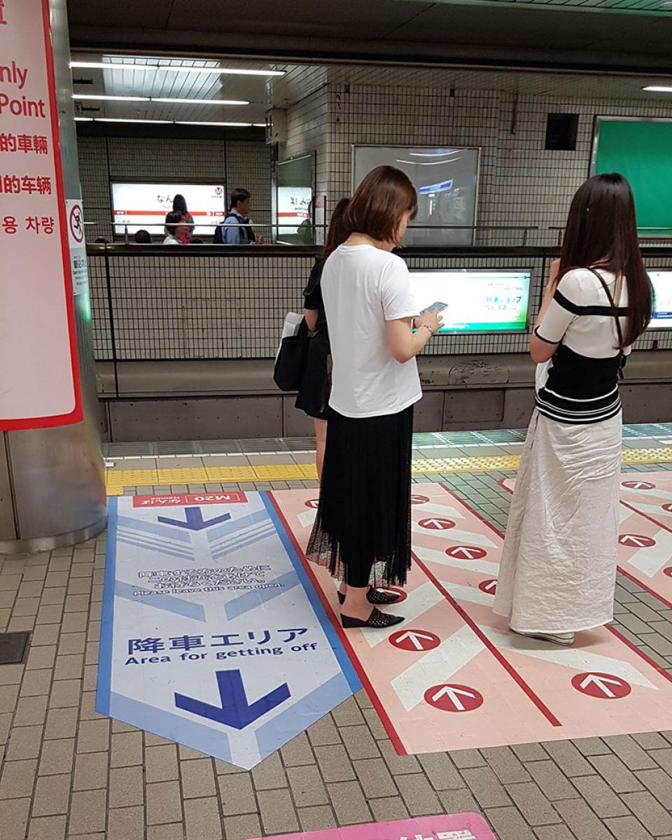 PARA ELLAS. En Osaka, hay metros con vagones exclusivos para mujeres.