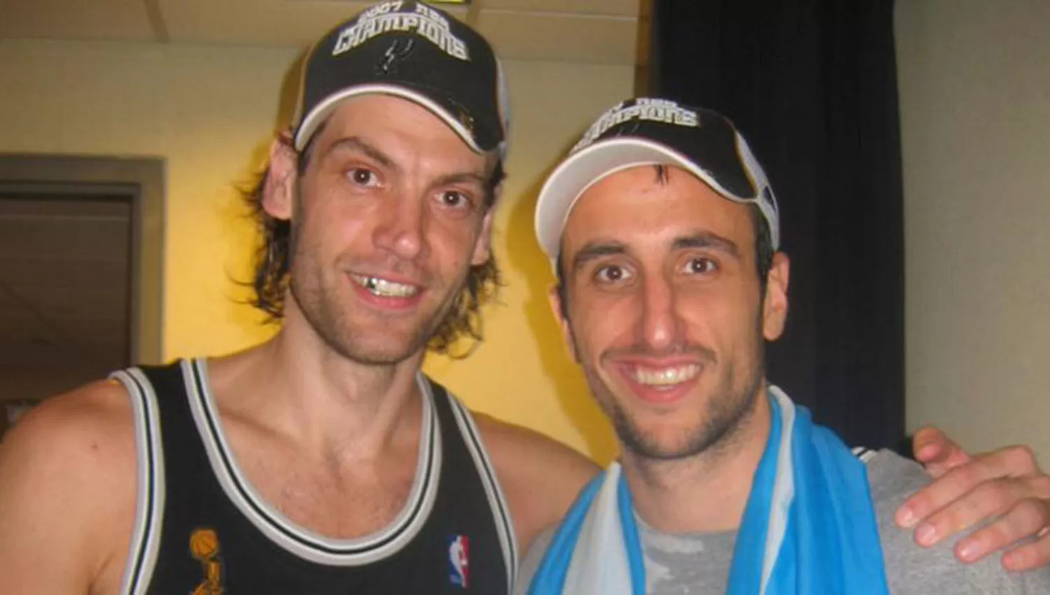 Manu y Fabricio ganaron el anillo dorado con los Spurs en 2007. (ARCHIVO)