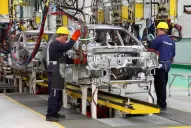 La industria sigue en picada y el sector automotriz se hunde: cayó un 27% en un año
