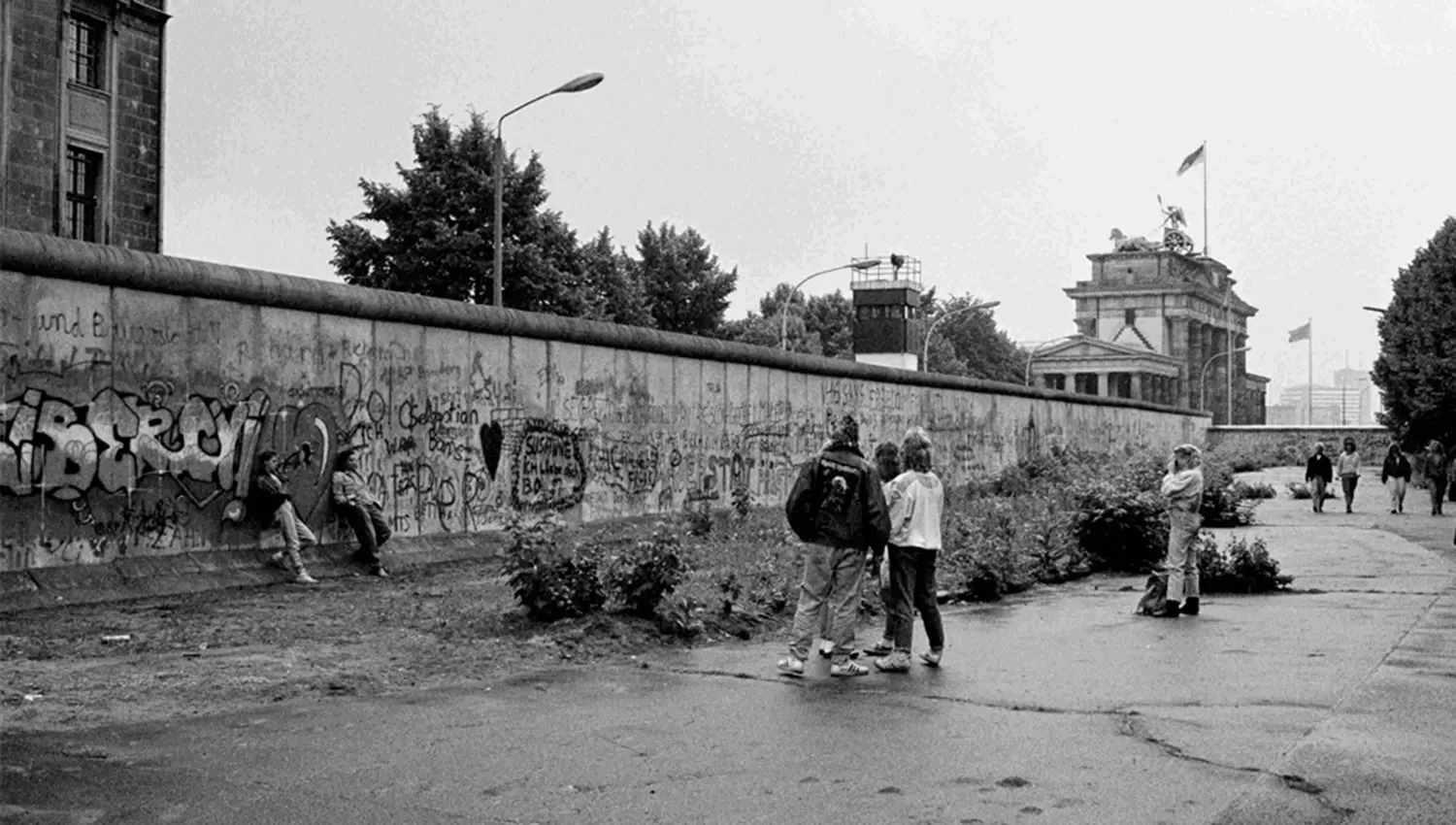 LA FRONTERA EN LAS DOS ALEMANIAS. El “Muro de Protección Antifascist” se construyó en 1961, 12 años después de que se estableciera la RDA.