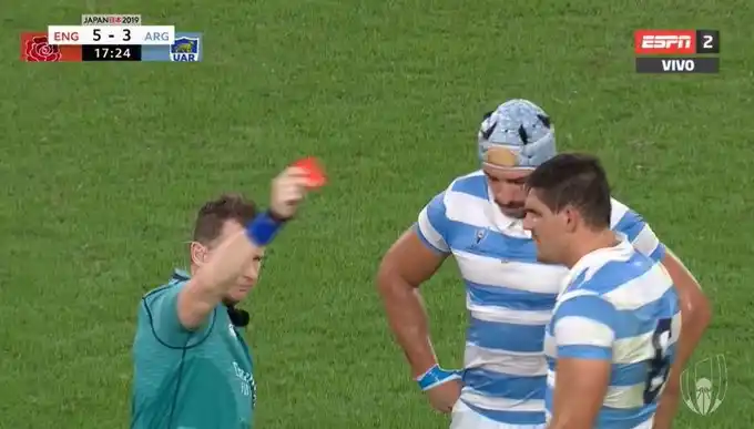 El momento en el que Lavanini era expulsado. FOTO TOMADA DE TWITTER.COM/SCRUMESPN