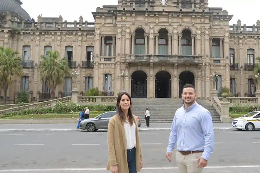 Gigante chino de las energías renovables capacitará a tucumanos