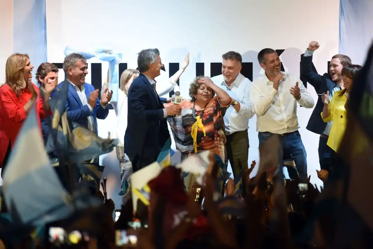 La emoción de Manuela cuando la subieron al escenario del 