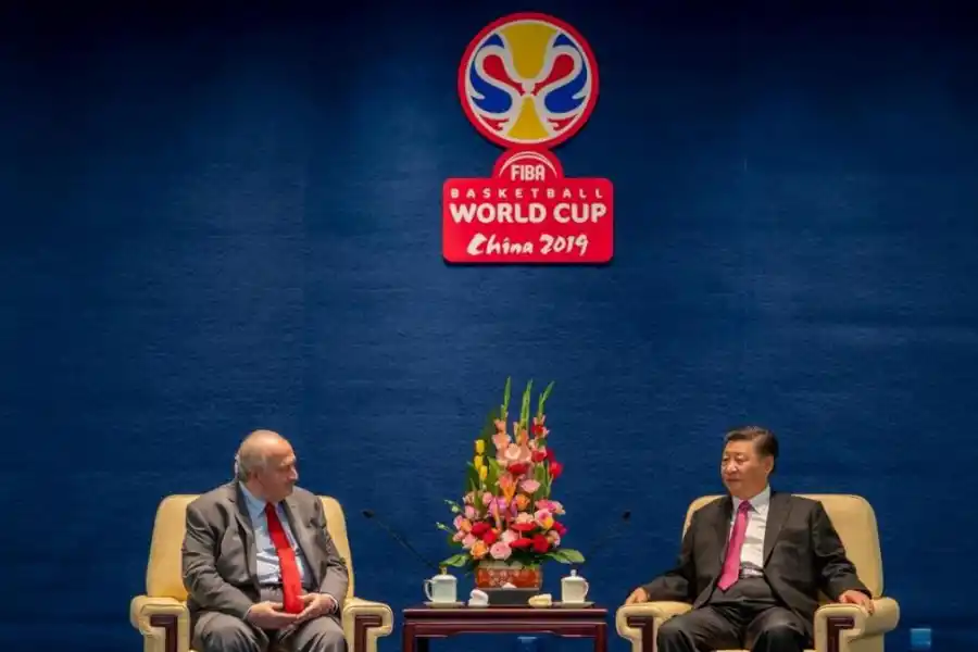 ADMIRACIÓN. Muratore junto a Xi Jinping, el presidente de China. 