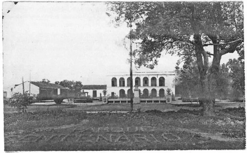 HISTÓRICO EDIFICIO. La casa de Colombres, en una fotografía de los años 1910.