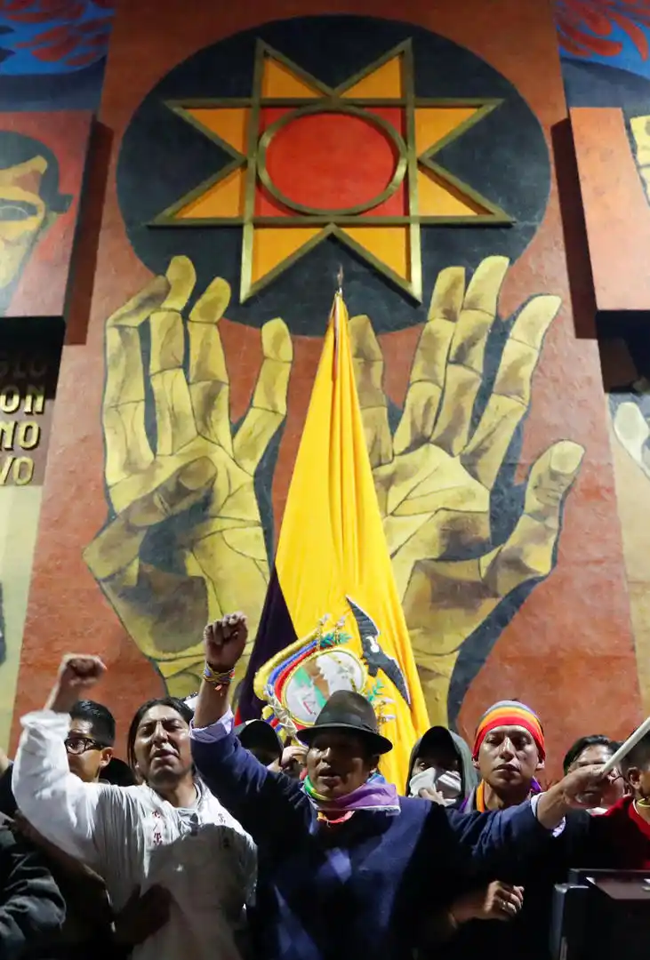 CABEZA. Mujeres de comunidades originarias lideran el movimiento.  reuters
