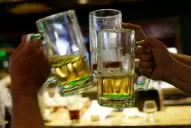 Previas en casa: ¿les dejo tomar alcohol a mi hijo y a sus amigos?