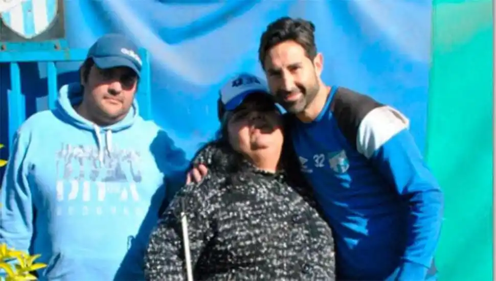 SU ÍDOLO. Gabriela Naranjo, no vidente, junto a Cristian Lucchetti. credito xxxxxxxx