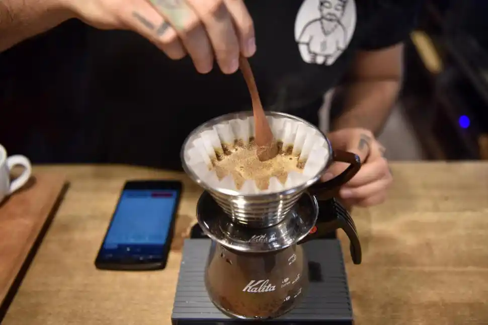 CHEMEX. La cafetera brinda un café más suave y límpido que la espresso.