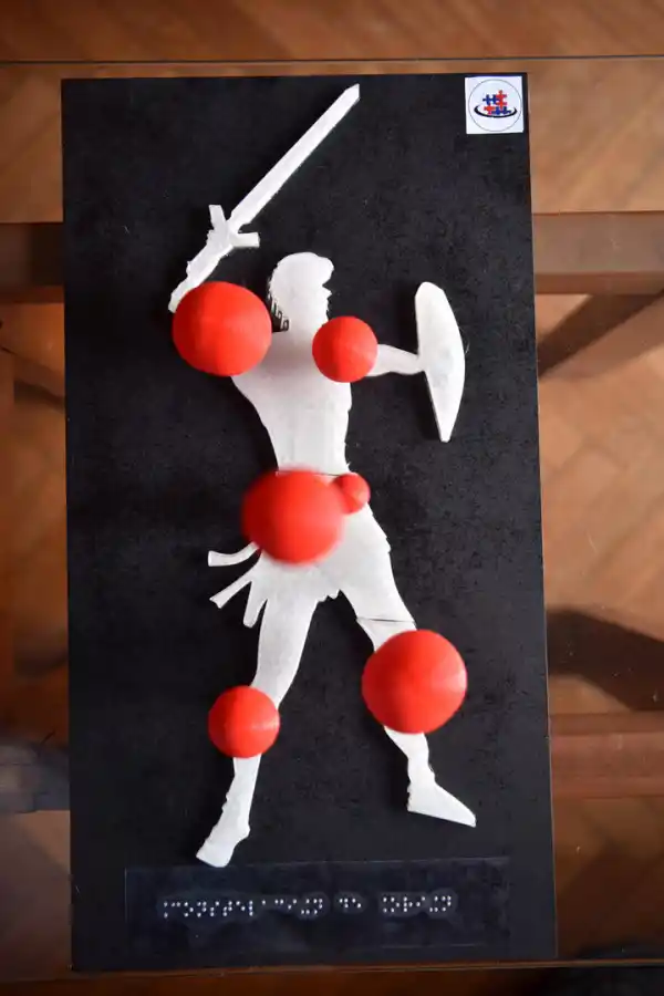 DISTANCIAS. Las pelotitas muestran los distintos tamaños y distancia en que se encuentran las estrellas.