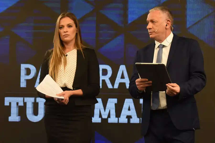 PANORAMA TUCUMANA. Carolina Servetto y Federico Van Mameren se encargan de la conducción del programa.