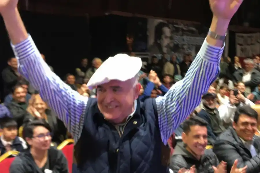 Boinas blancas: la foto de Manzur y Jaldo de la que hablan todos los radicales