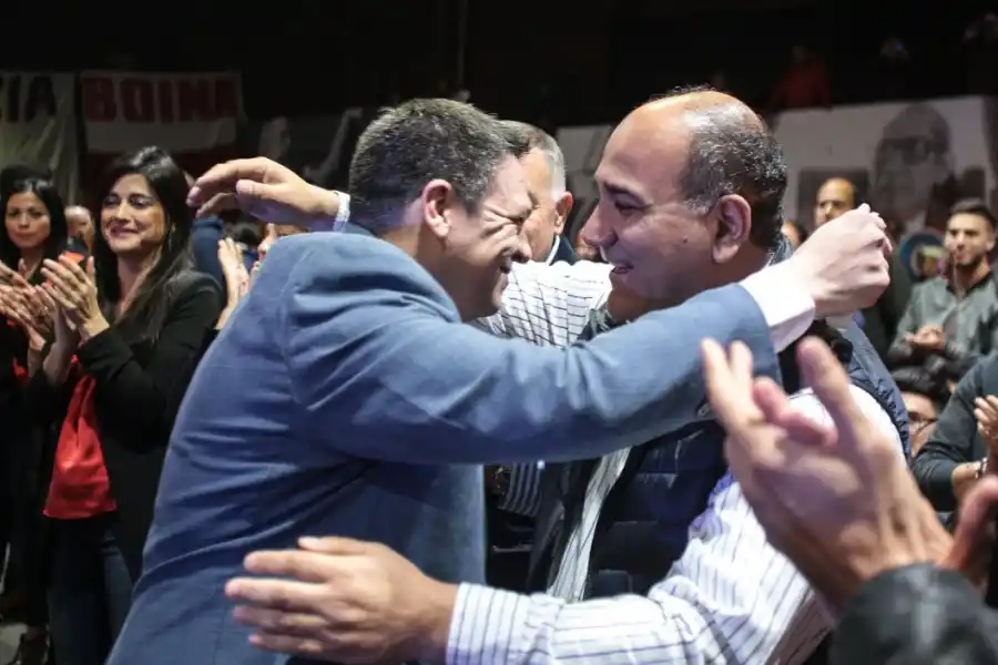 Boinas blancas: la foto de Manzur y Jaldo de la que hablan todos los radicales