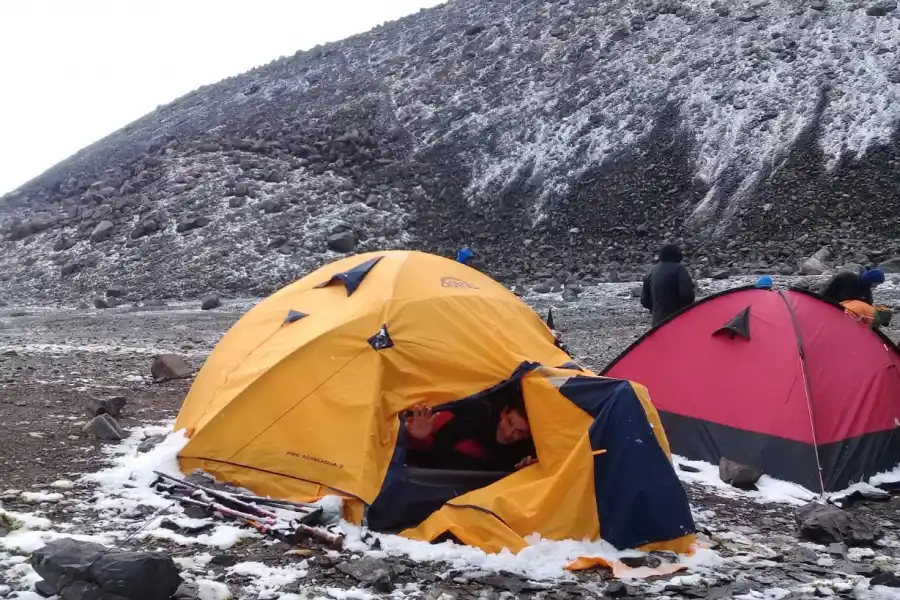 Para aprobar un curso de montañismo llegaron “al techo” de Tucumán