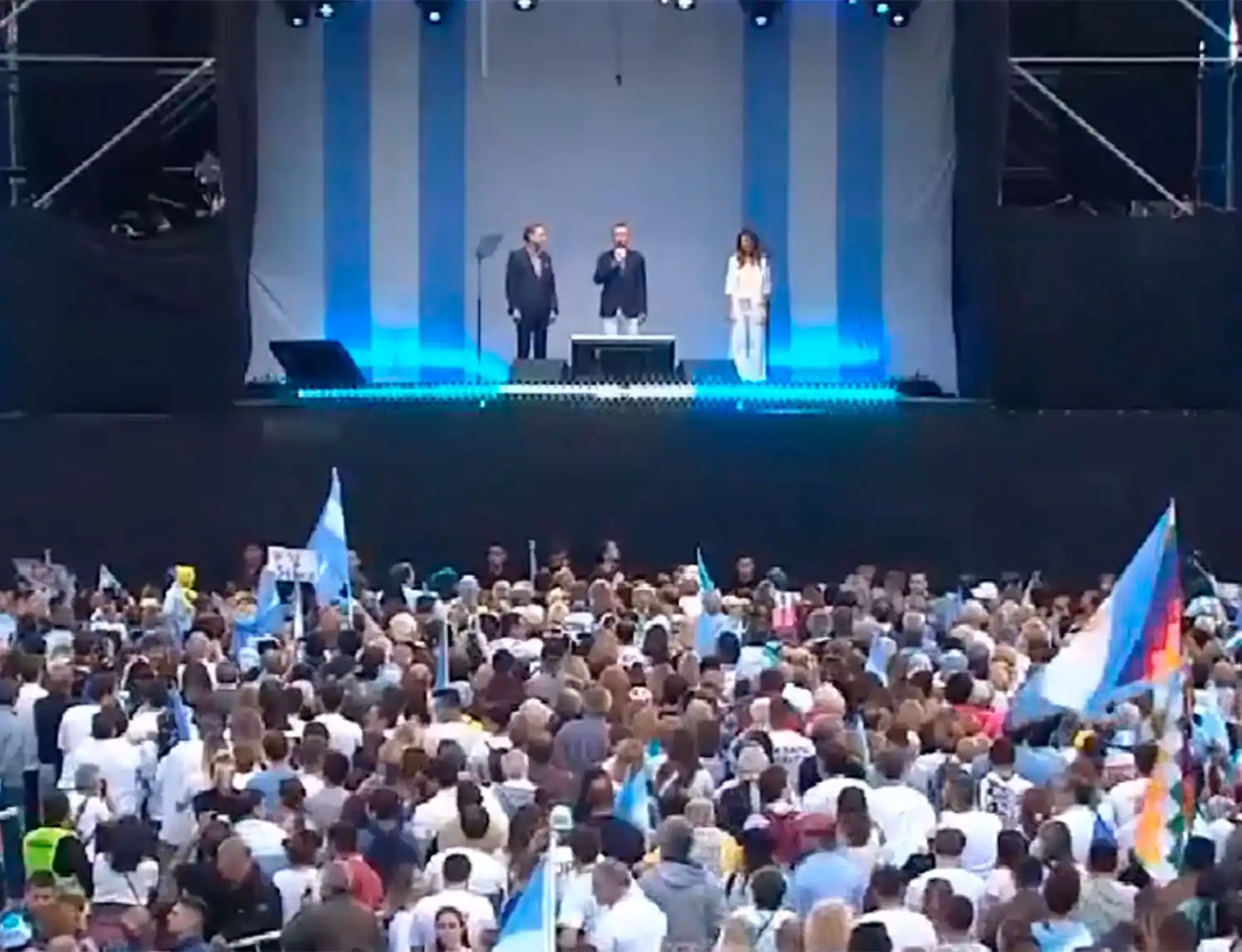 Macri en el Obelisco: “Tenemos que dar vuelta la elección”