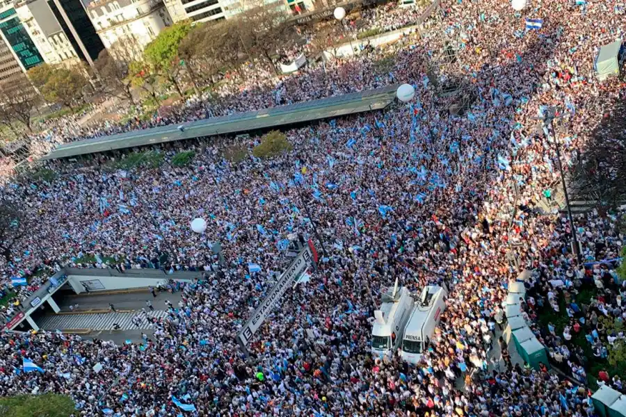 Macri en el Obelisco: “Tenemos que dar vuelta la elección”
