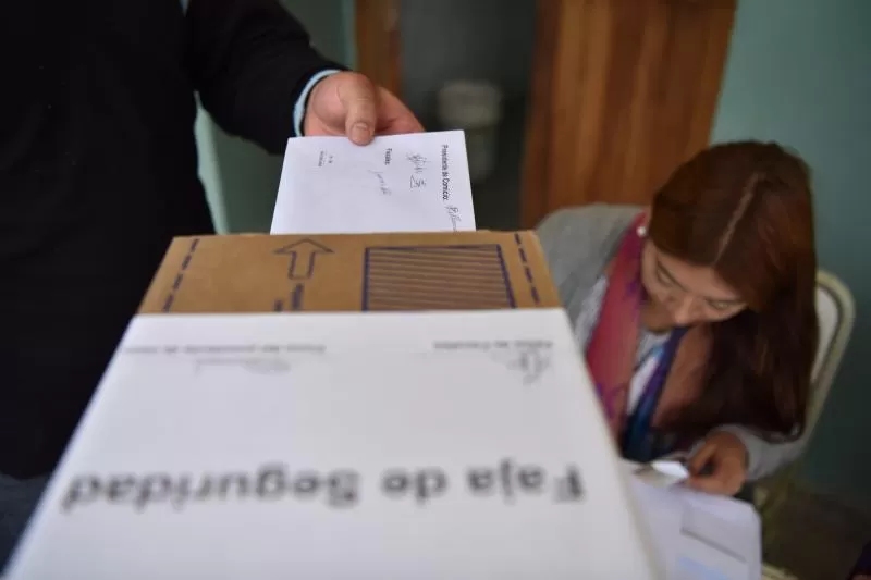 Los tucumanos piden más información para decidir su voto. 