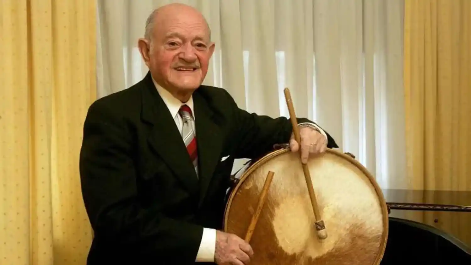 A LOS 97 AÑOS. El cantante murió el sábado. 