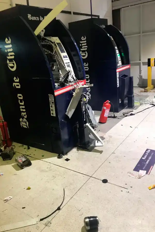 Piñera: “Chile está en guerra contra un enemigo poderoso e implacable