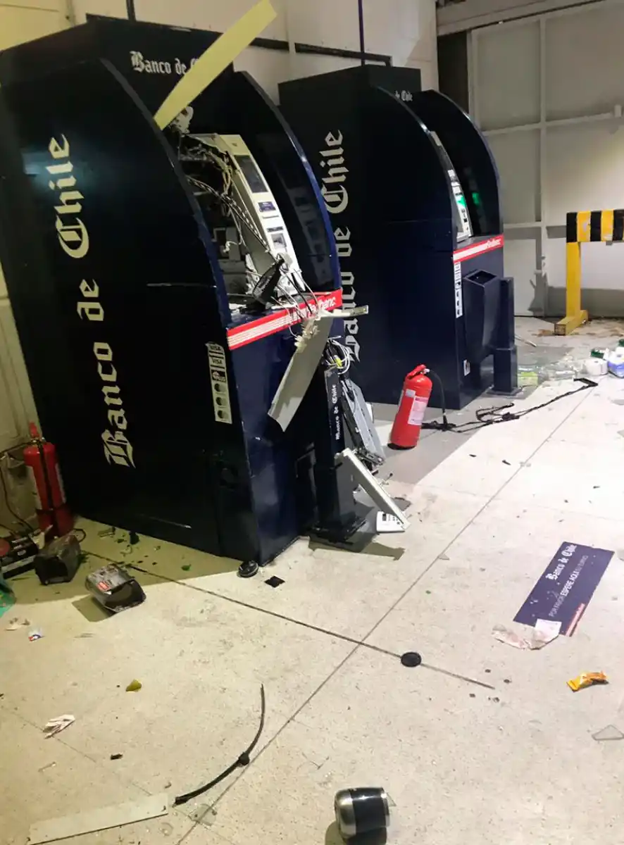 Piñera: “Chile está en guerra contra un enemigo poderoso e implacable