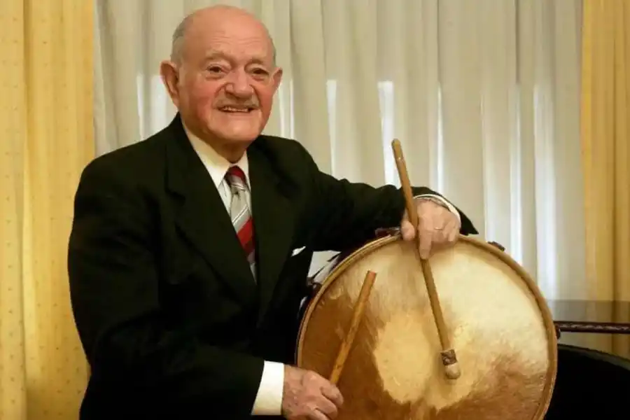 A LOS 97 AÑOS. El cantante murió el sábado. 