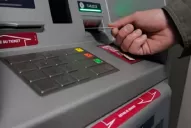 Los estatales cobrarán desde el viernes casi un 17% extra por la cláusula gatillo