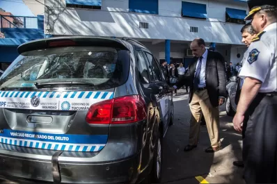 Entregaron a la Policía computadoras y vehículos recuperados del delito