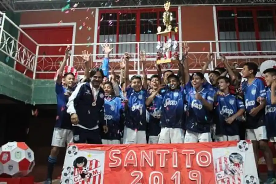 El festejo del plantel decano, que dirige Ariel Vallejo.